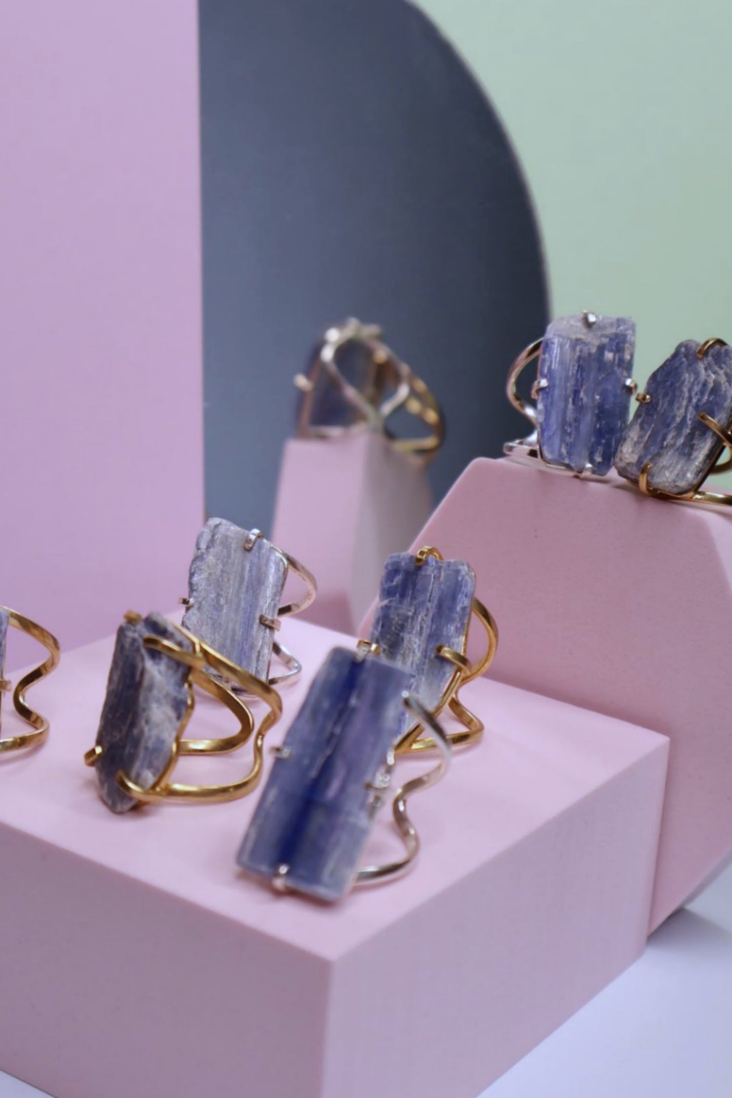 Kyanite ark ring