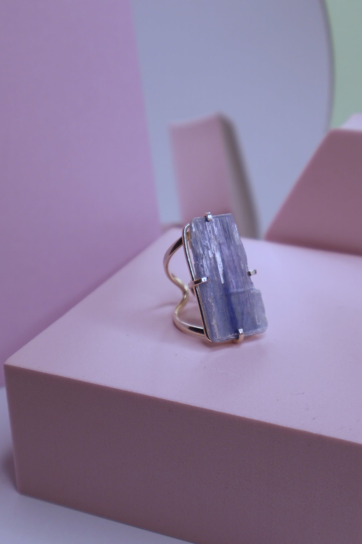 Kyanite ark ring