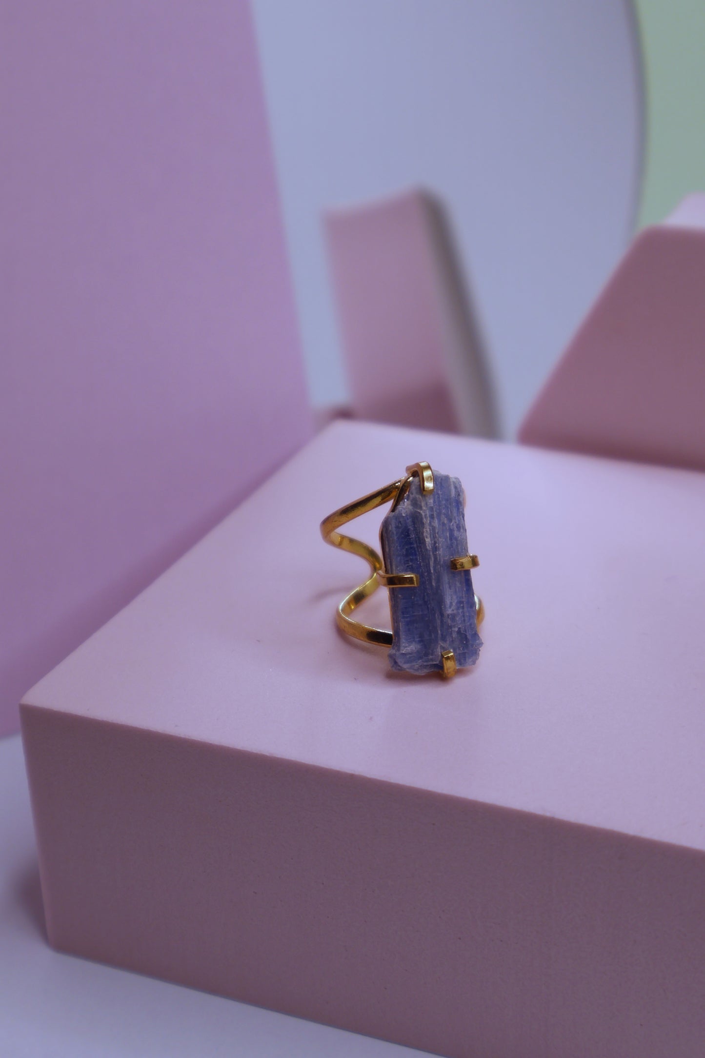 Kyanite ark ring