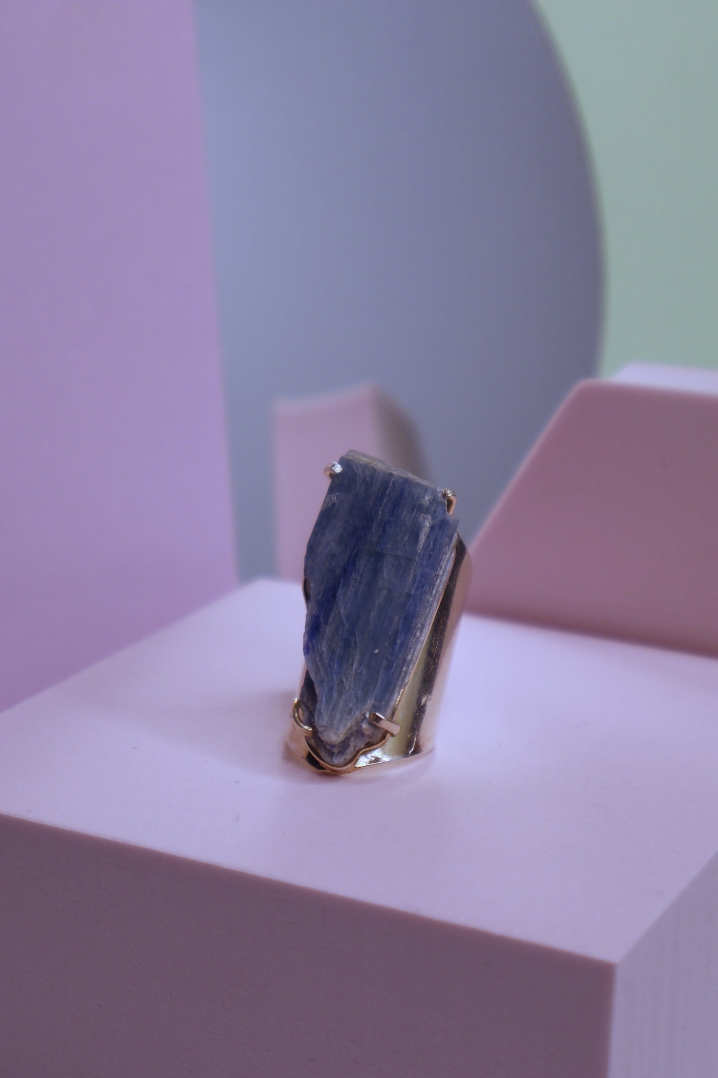 Kyanite ark ring